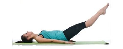 levantamientos de piernas para adelgazar el abdomen y los costados